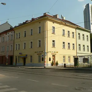 Konukevi Beta, Prag